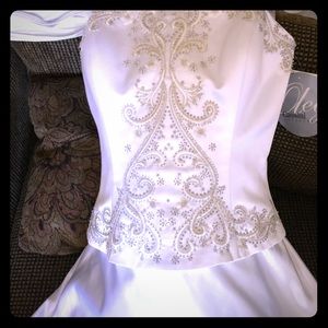 Beautiful New with Tag Wedding Dress